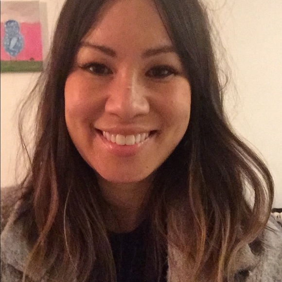 Meet your Posher, Lydia - Picture 1 of 2